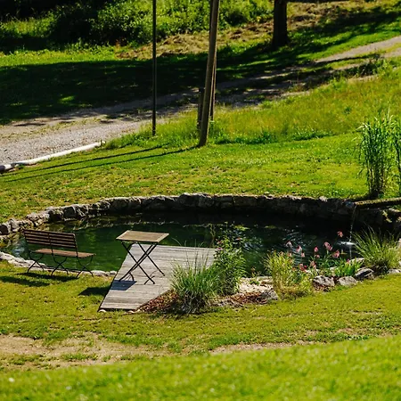 Gozdne Vile Va Vrti Kostel Exterior photo