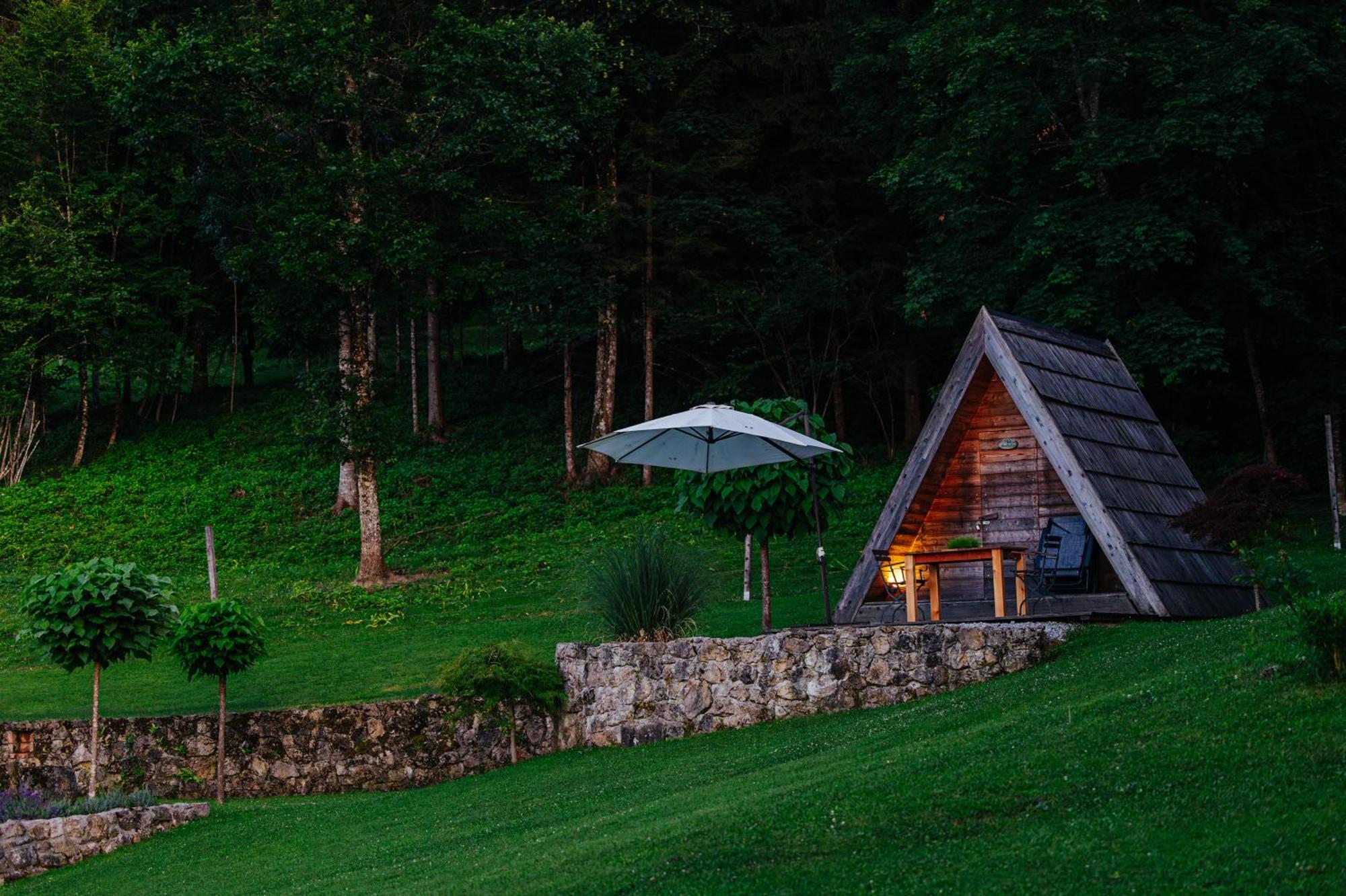 Luxury tent Gozdne Va Vrti