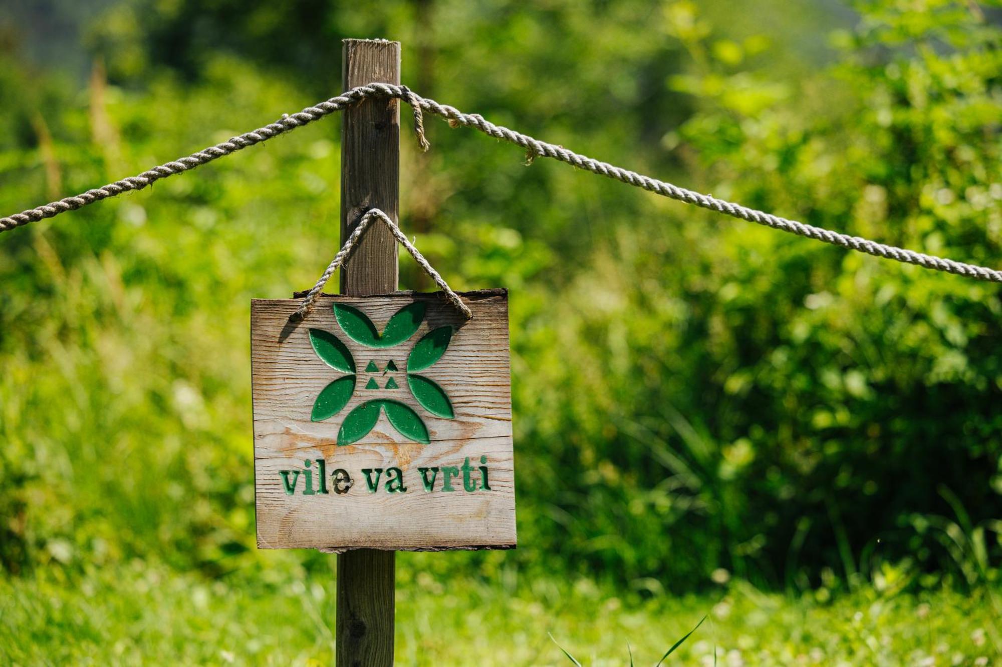 Gozdne Va Vrti Kostel